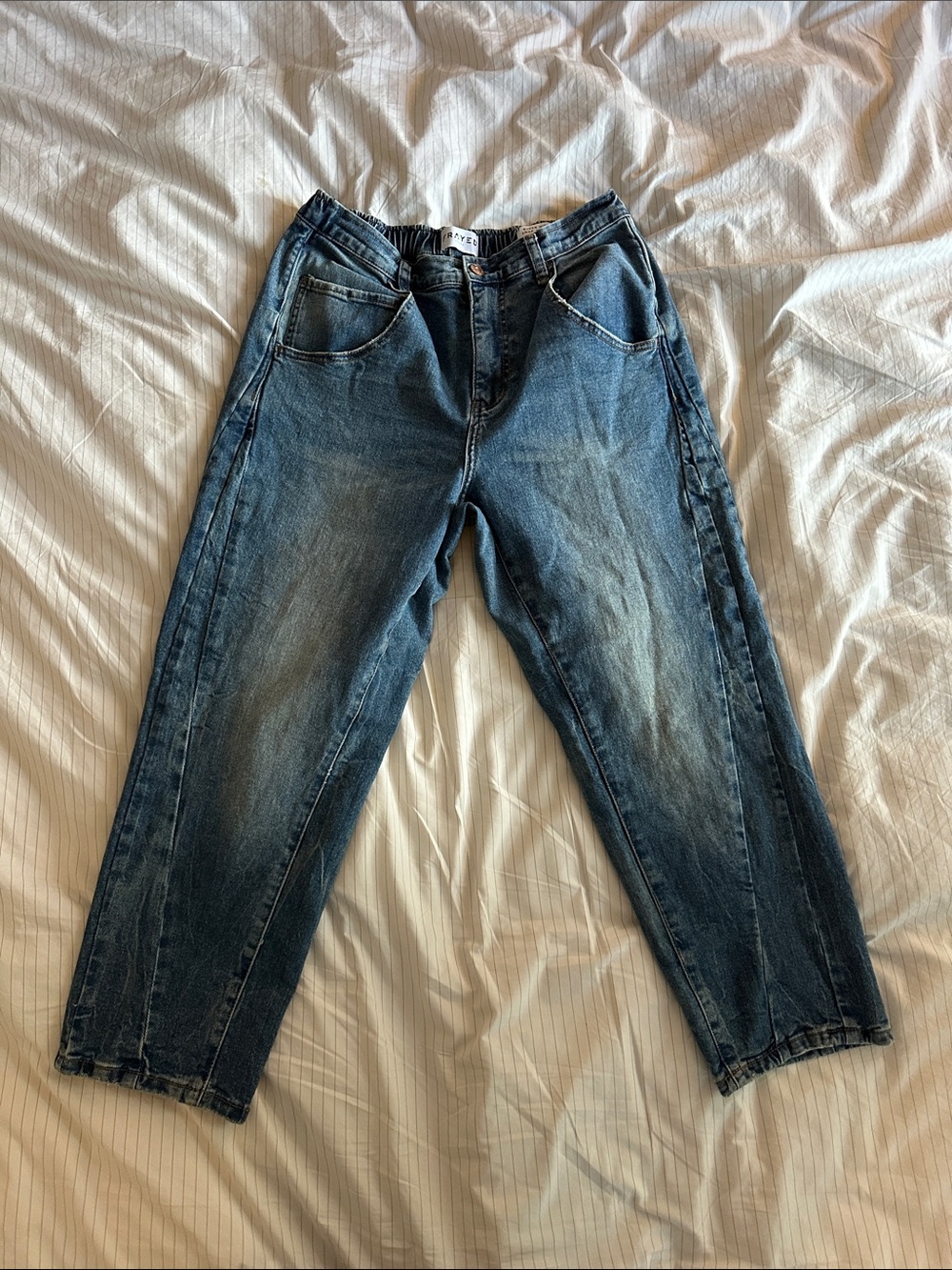 FRAYED - Super High Crop Barrel Jeans - 28